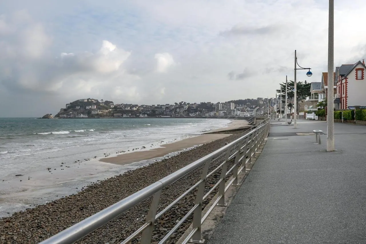 Vue sur mer et sur la plage de Pleneuf Val Andre Pleneuf-Val-Andre